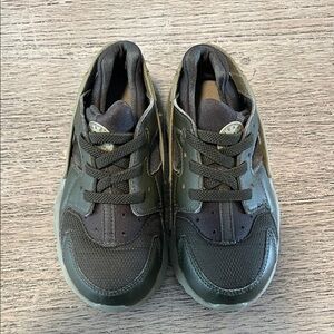 Nike Kids Huarache Shoes Dark Military Green Stucco Toddler Boy Size 10C